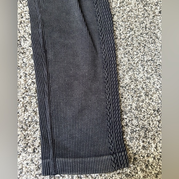 Three pairs of Aerie leggings size large - Picture 11 of 15